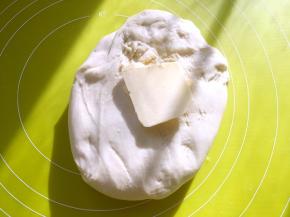 这时加入软化的黄油