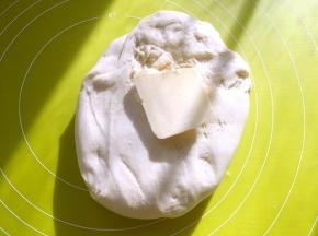 这时加入软化的黄油
