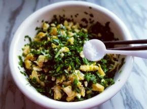 按个人口味加入盐。