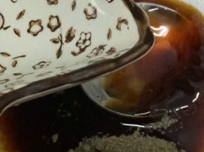 在加入适量的水