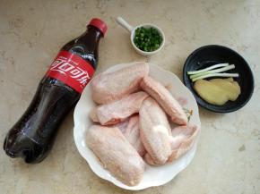 准备材料（加两勺老抽）！