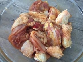 搅拌均匀，腌制至少1小时以上