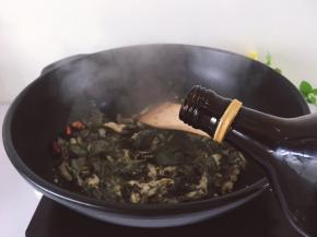 加入适量的料酒