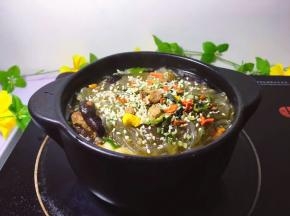 加入方便面调味包，和白芝麻