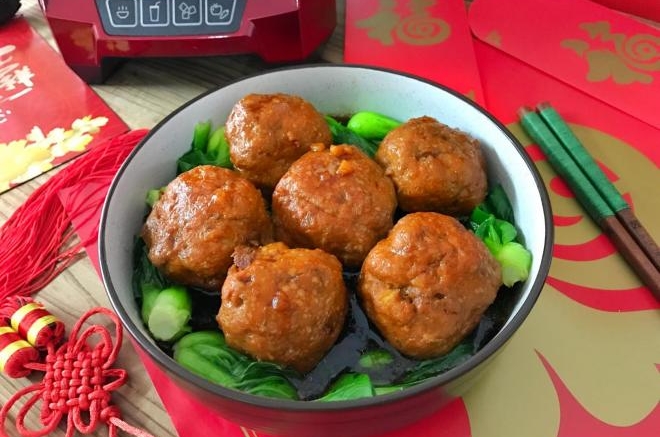 红烧狮子头
