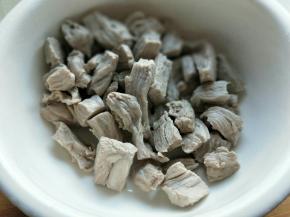 捞出淋干水份。