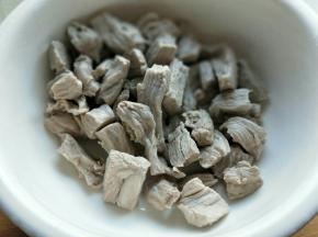 捞出淋干水份。