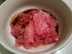 加生抽一勺 ，料酒，盐少许，