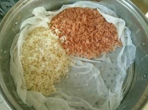 提前蒸好糯米。
