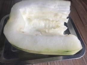 冬瓜洗净去皮，去瓤