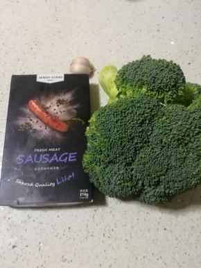 准备好所有的食材。