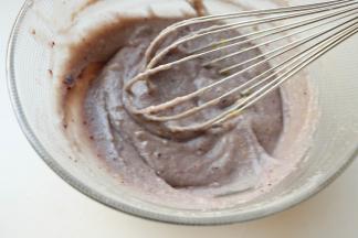 再次用手抽搅拌均匀。