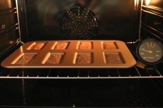 烤箱预热200度，烤20分钟。