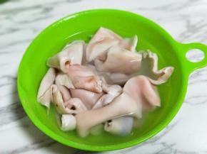 温水清洗好干净。
