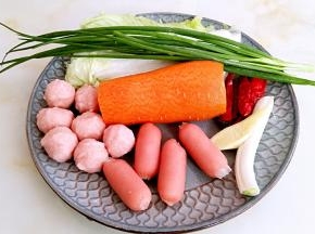 准备配菜。
