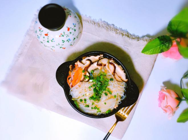 香菇番茄肉末粉丝煲