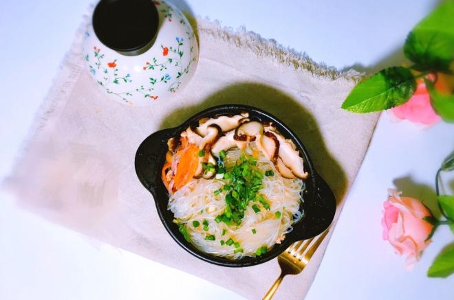 香菇番茄肉末粉丝煲