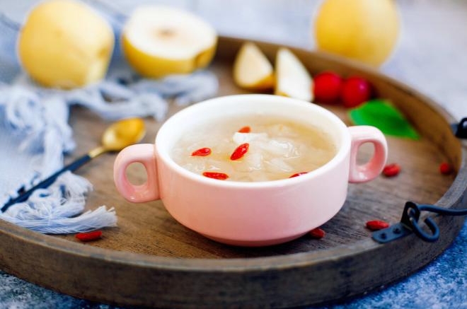 冰糖银耳炖雪梨