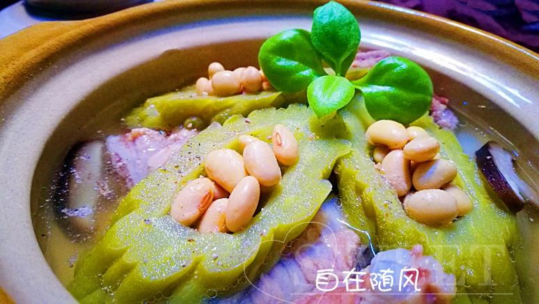 苦瓜黄豆猪骨汤