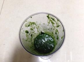 入料理机搅打成蓉