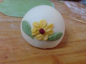 用水粘在适当位置