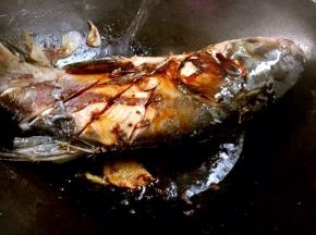 注入适量清水，大火烧开