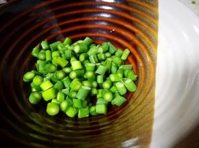 蒜苔切碎