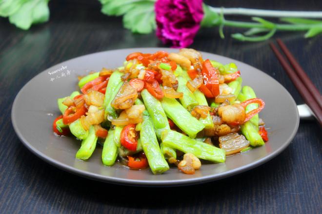 肥肉粒红烧四季豆