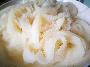 牛百叶洗净切条