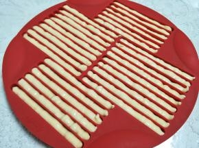 没有模具的可直接挤到垫了油纸的烤盘。