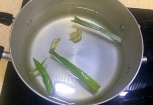 放入1，加盖烧烧水