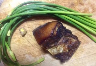 准备的食材很简单所需调料也非常简单