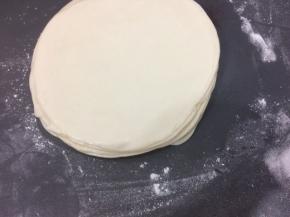 在用手两边都按一下