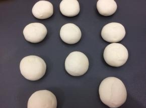 然后滚圆