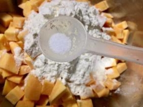 放入少许食盐