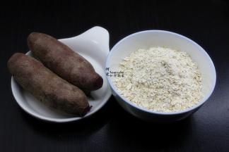新鲜紫薯2根，样麦片60克、蜂蜜15ml（蜂蜜在冰箱，吃的时候才拿出来）；