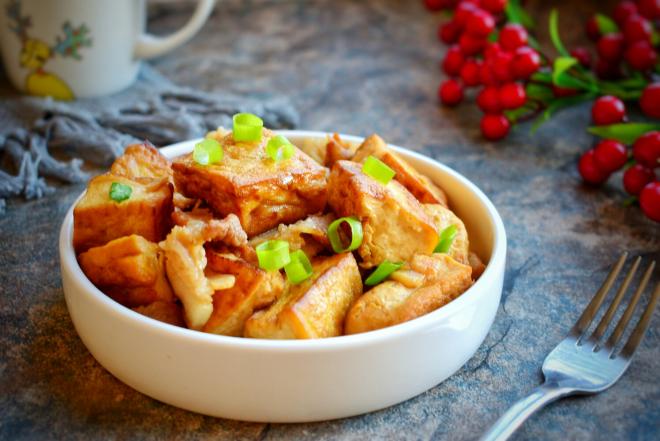 五花肉炖豆腐