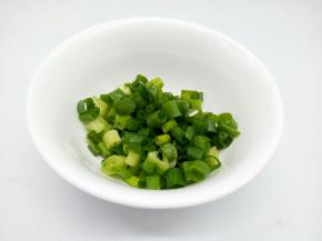 葱切小段