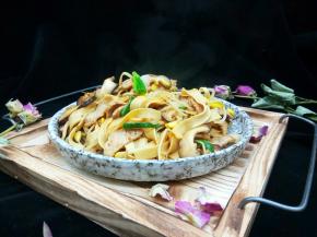 家常菜，香喷喷的。