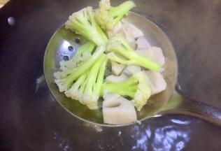 喜欢吃脆脆的口味断生即可捞出