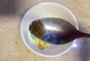 放入花椒面