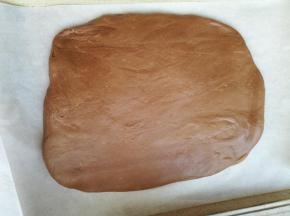 摊平冷藏醒15分钟。