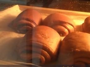 上火200度下火180度。烤20分钟.