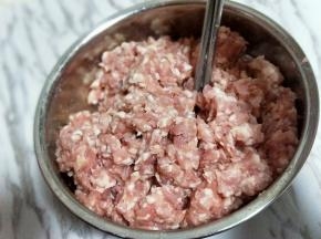 顺时针搅拌均匀。