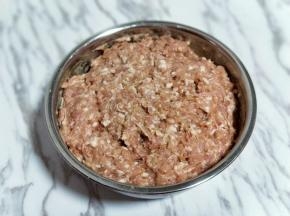 搅拌均匀，腌制30分钟。