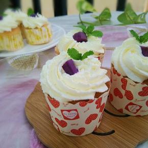 再摆上紫薯和薄荷叶。