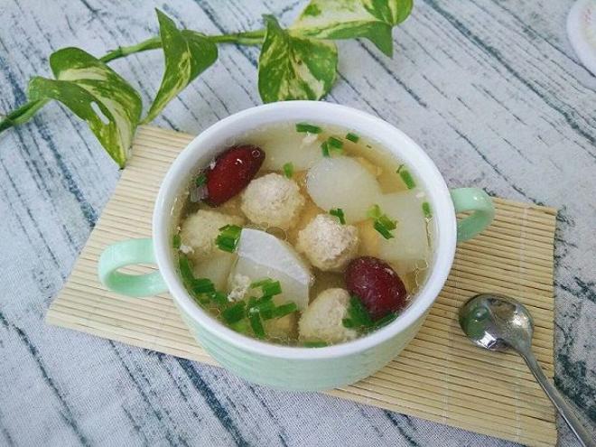萝卜丸子汤