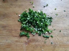 葱花适量备用
