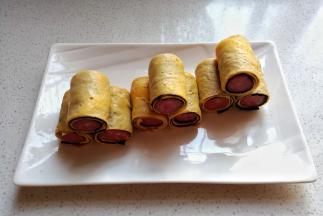 依次做完所有海苔卷摆入盘中，放入蒸锅蒸15~20分钟即好