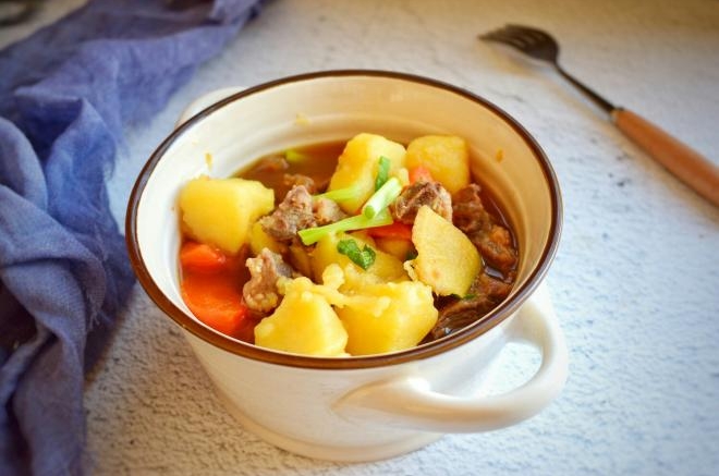 土豆牛腩煲